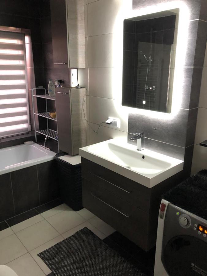 Apartament Moniuszki Kędzierzyn-Koźle Esterno foto